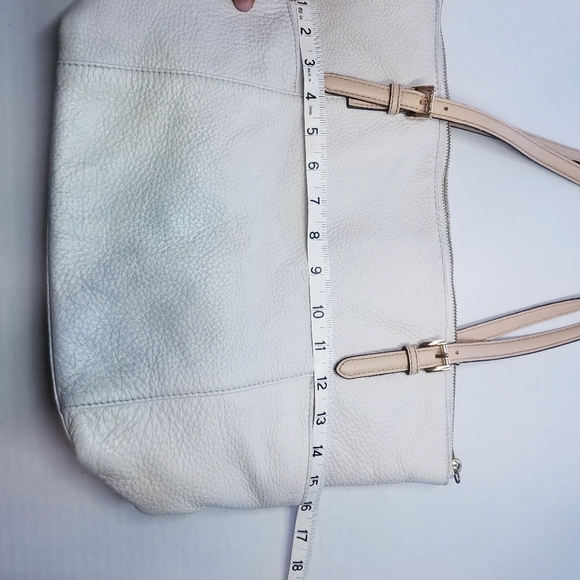 🌸Michael Kors | Ivory Leather Medium Sized Bag - Picture 5 of 9